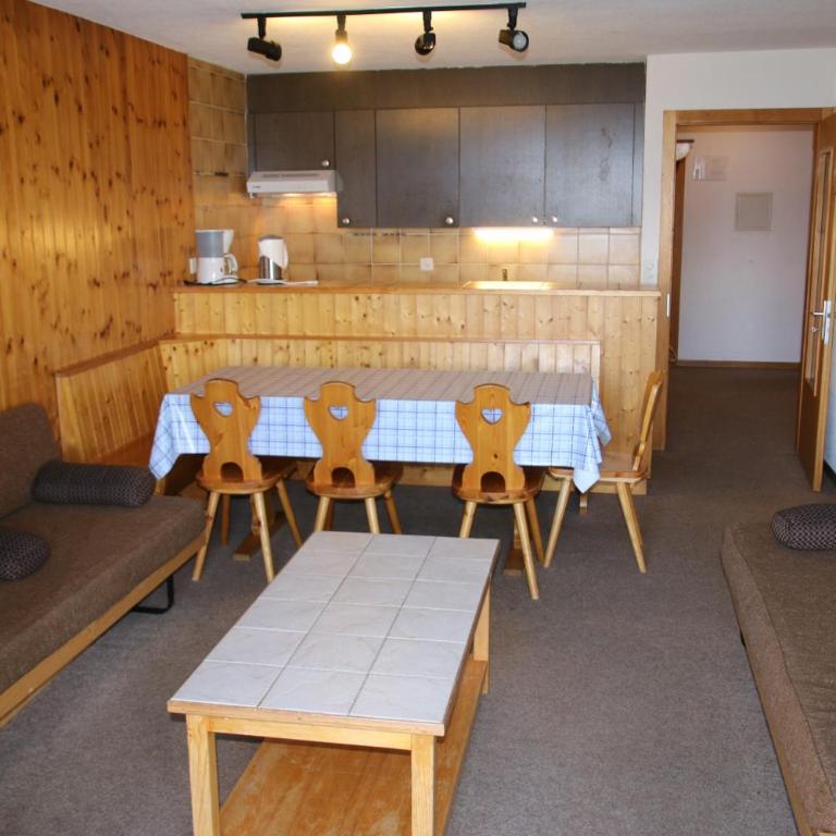 Mélèzes S 023- SKI LIFT apartment 6 pers - One-Bedroom Apartment S023 - 2