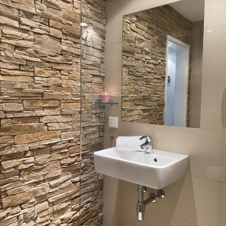 Alpine Studio Apartment by AA Holiday Homes - Studio-Apartment - 12