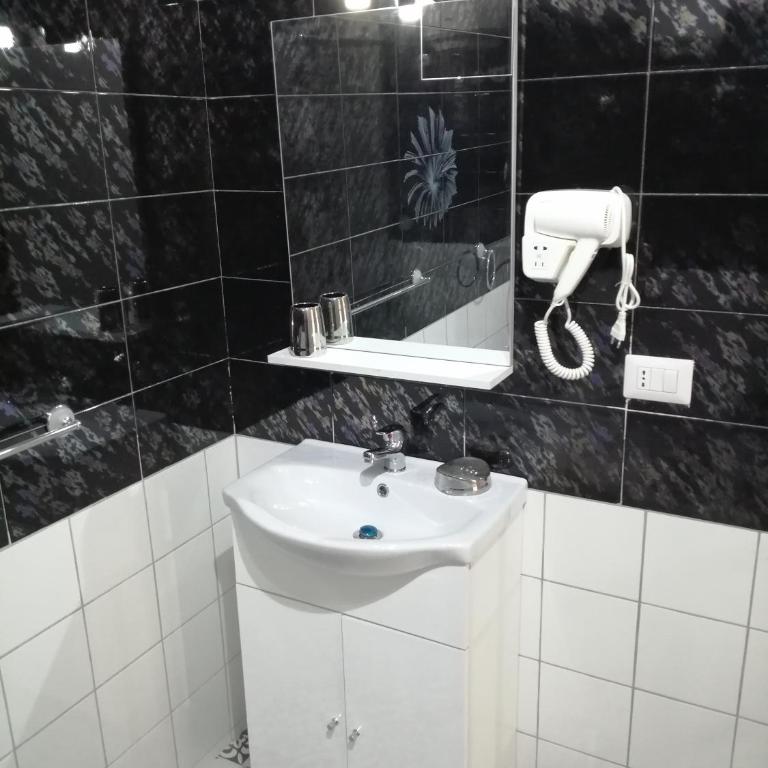 Salvone's house B&B - Camera Matrimoniale con Bagno Privato - 7