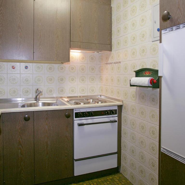 Baron / Baronesse Apartments - Standard Studio - 8
