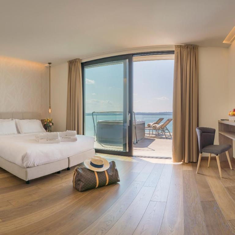 Hotel Vinci - Suite King con Vasca Idromassaggio - 5