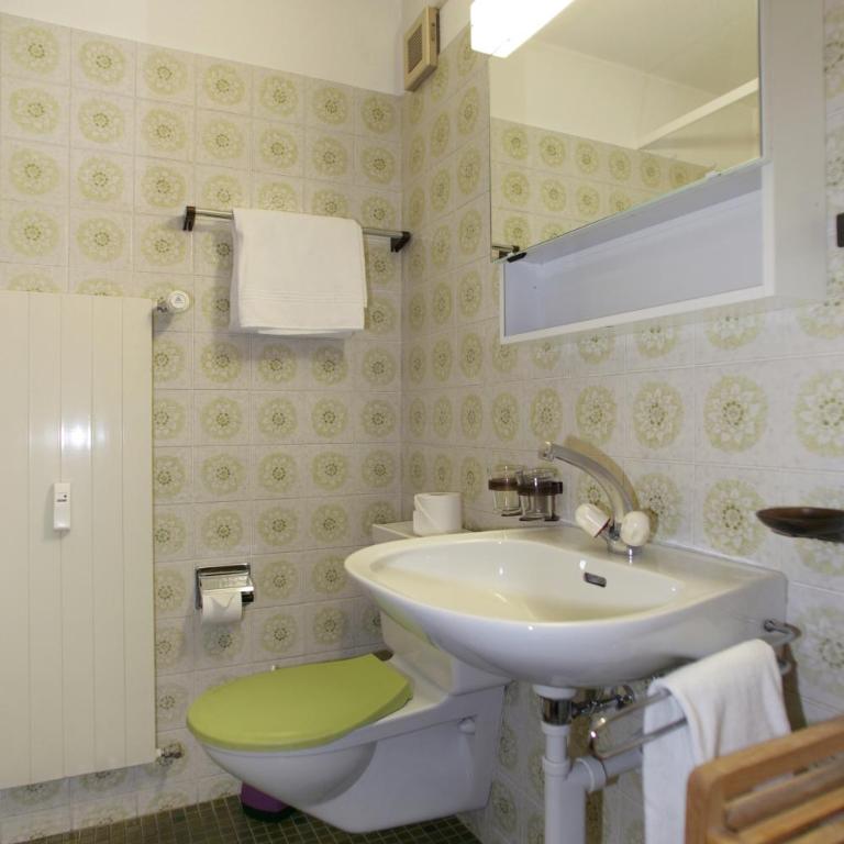 Baron / Baronesse Apartments - Standard Studio - 22