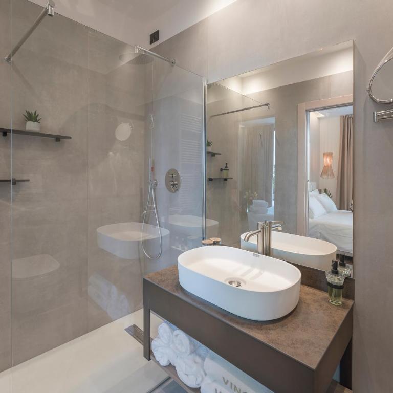 Hotel Vinci - Suite Deluxe con Vasca Idromassaggio - 2