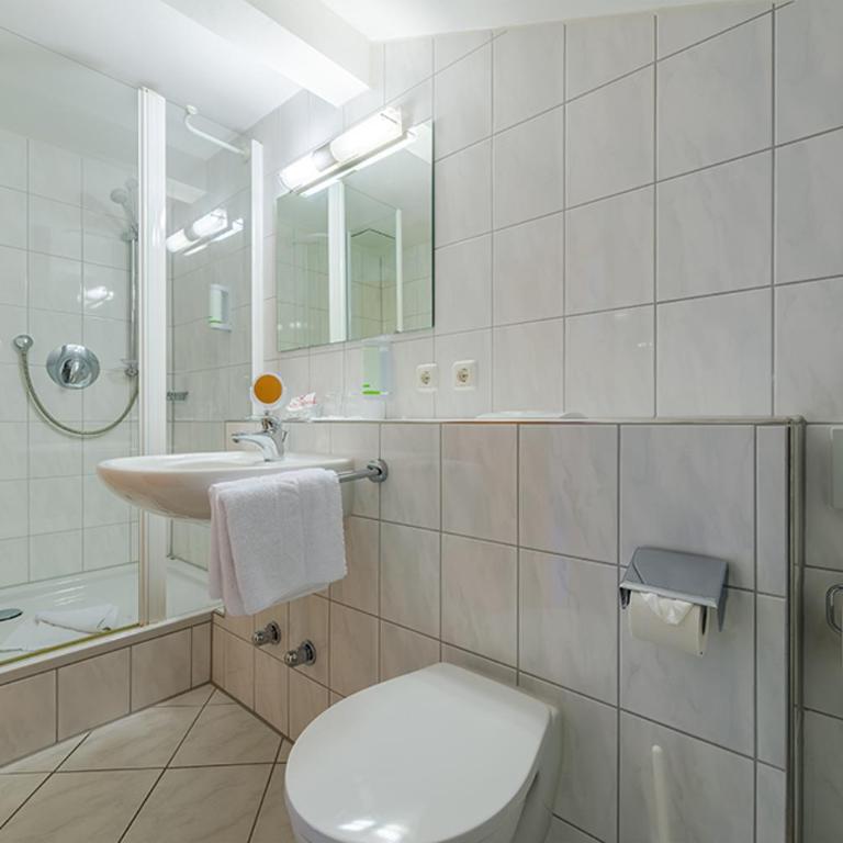 Hotel Neudeck - Doppelzimmer mit Balkon - 3