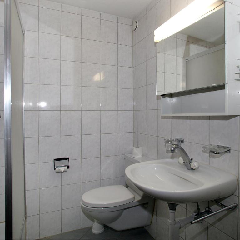 Baron / Baronesse Apartments - Standard Studio - 6