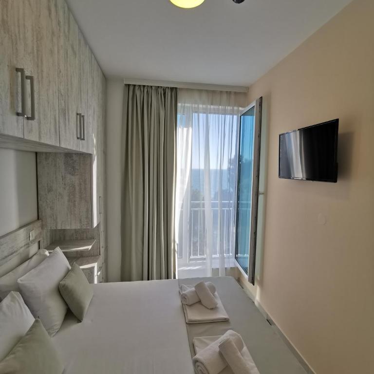 Hotel MonteNino - Double Room with Sea View - 1