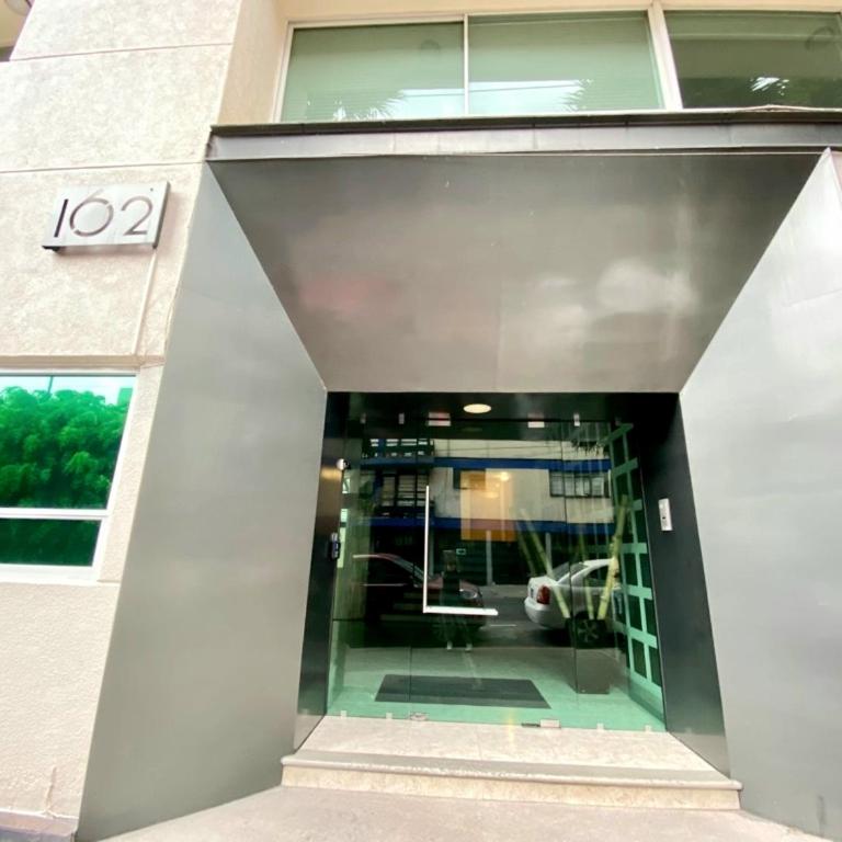 Happy Little Chicago WTC - Three-Bedroom Apartment - 6