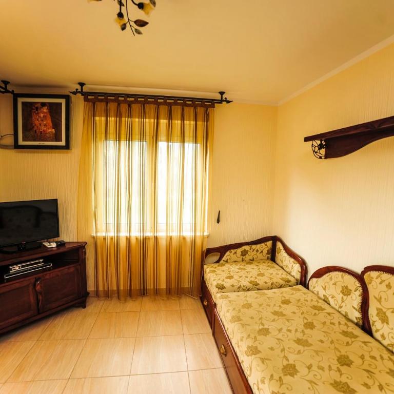 Villa Dolphin Apartments - Classic Two-Bedroom Apartment with Sea View - 2