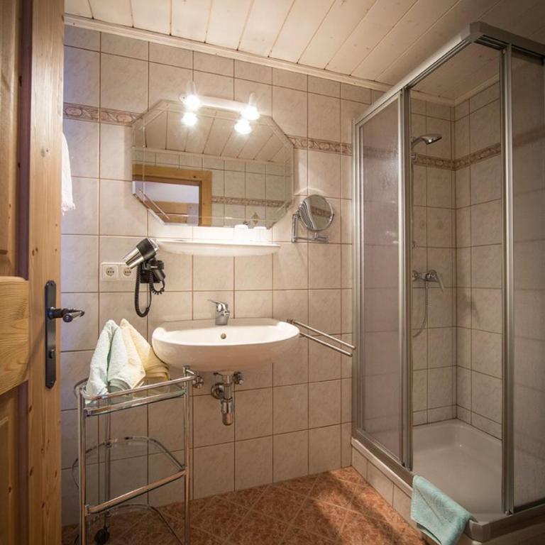 Familienwanderhof Eggeler - Doppelzimmer mit Balkon - 3