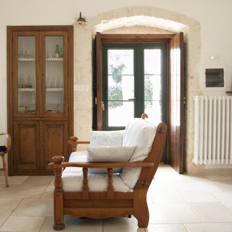 Trulli sul vignale in Masseria Santalachicca - Two-Bedroom House - 12