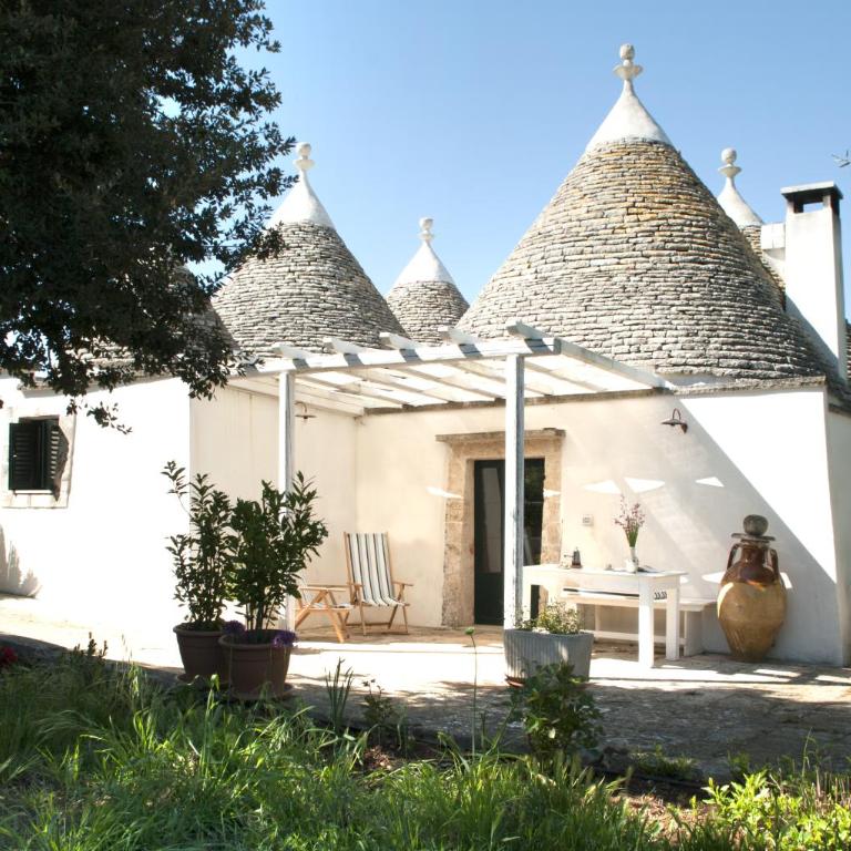 Trulli sul vignale in Masseria Santalachicca - Two-Bedroom House - 1