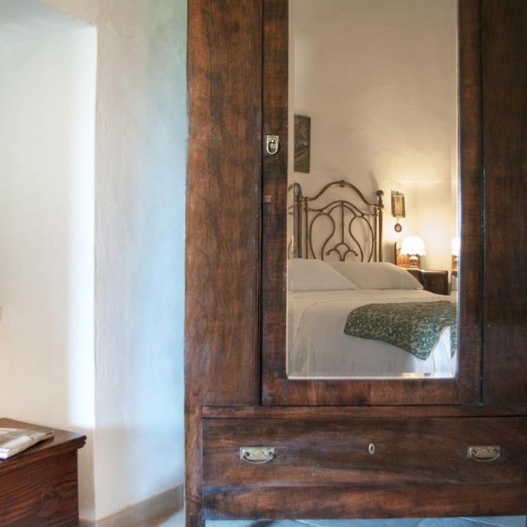 Trulli sul vignale in Masseria Santalachicca - Two-Bedroom House - 5