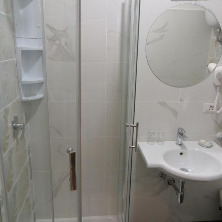 Hotel Silva - Triple Room - 15