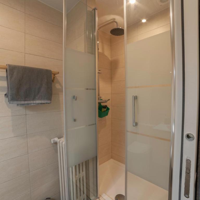 PRESTIGELOC - Business & Confort - 3 Grandes Chambres, 2 SDB, Hyper Centre - Three-Bedroom Apartment - 15