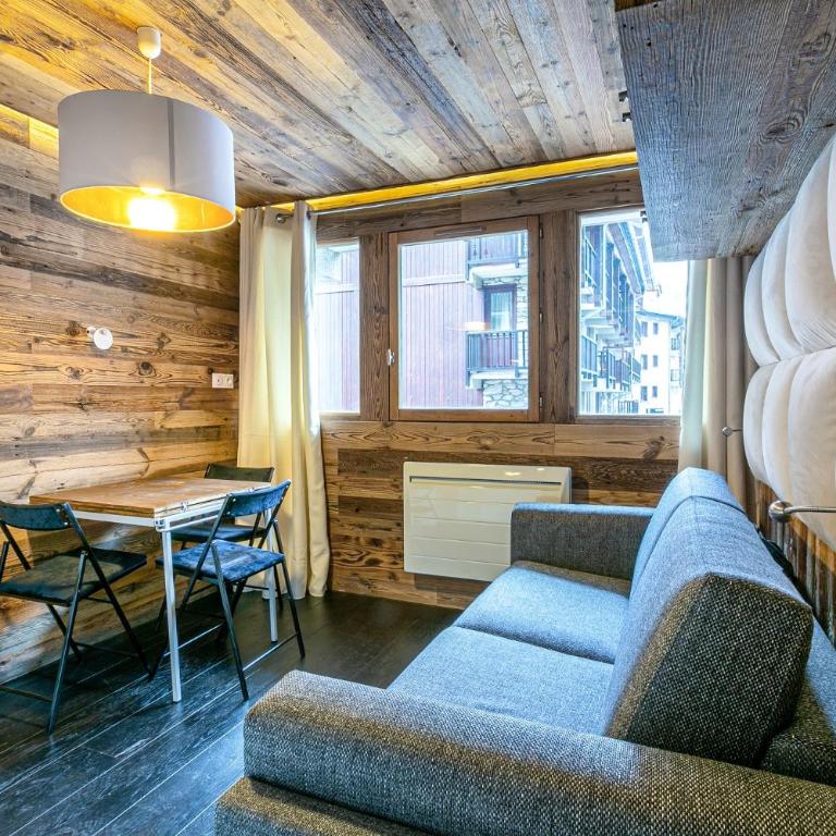 Magnifique petit studio 2-3 personnes dans l'Hyper Centre skis aux pieds vue front de neige - Appartement - 1