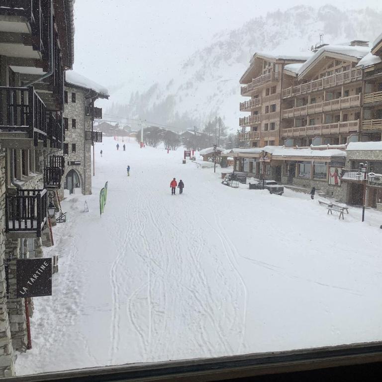 Magnifique petit studio 2-3 personnes dans l'Hyper Centre skis aux pieds vue front de neige - Appartement - 15