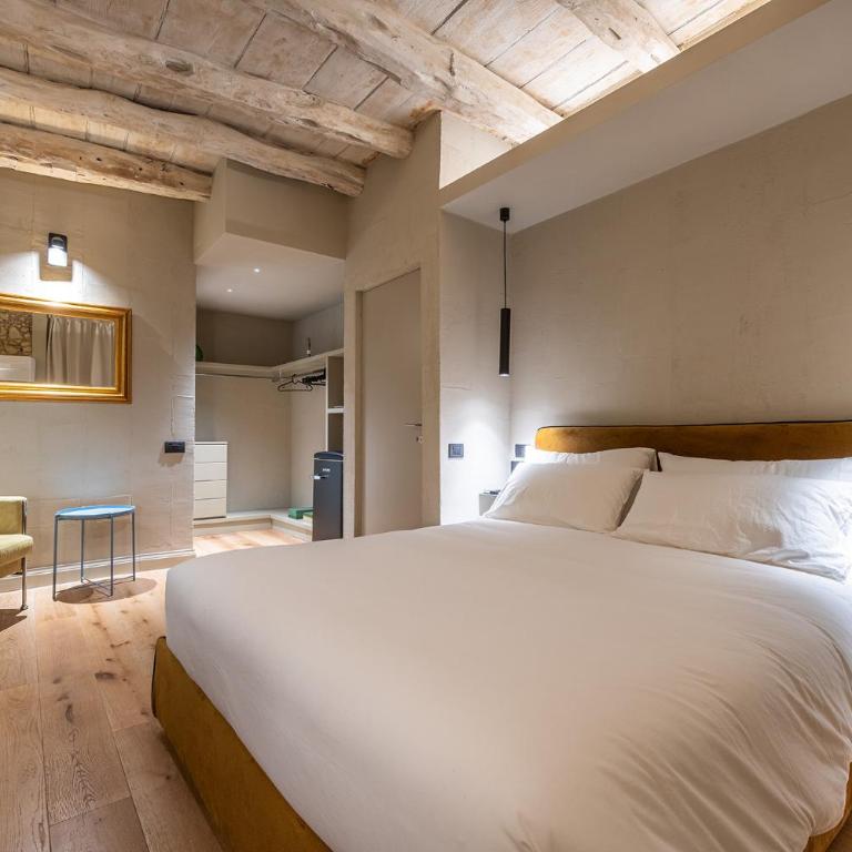 P 25 - Double Room with Private Bathroom - 1
