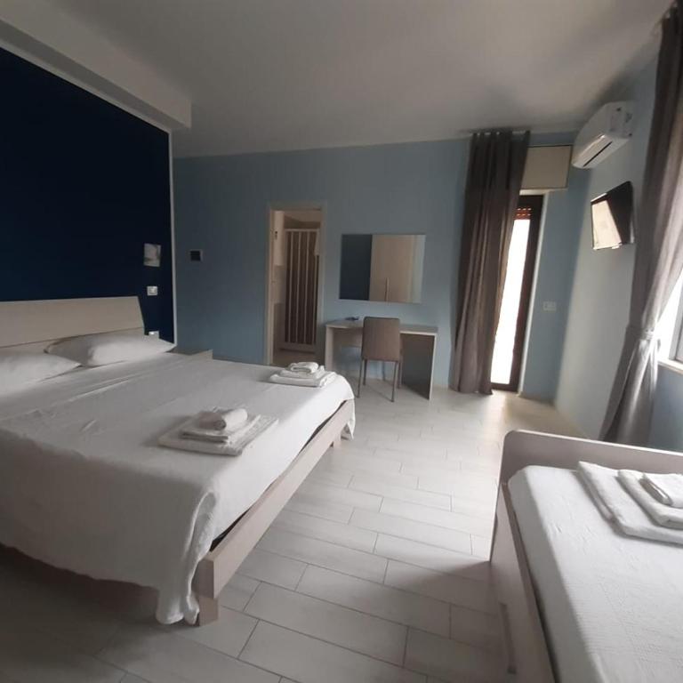 B&B DAFNE - Deluxe Triple Room - 2