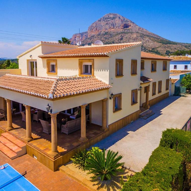 Villa Alvaro by Villa Plus - Villa - 14