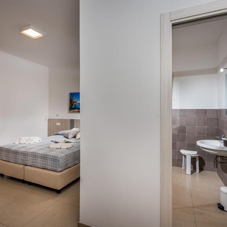 Affittacamere Nanà - Camera Matrimoniale/Doppia con Letti Singoli con Balcone - 15