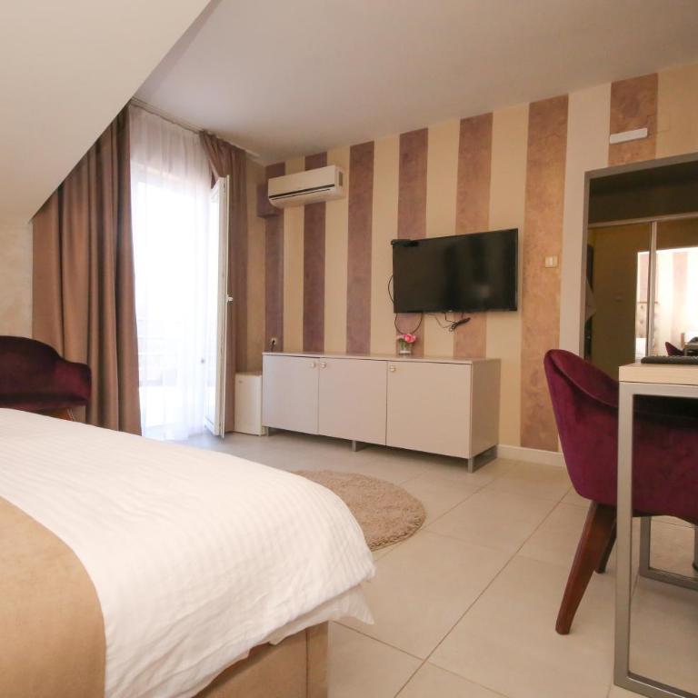 Bajadera Lux - Deluks Dvokrevetna Soba sa Bračnim Krevetom i Kadom - 3