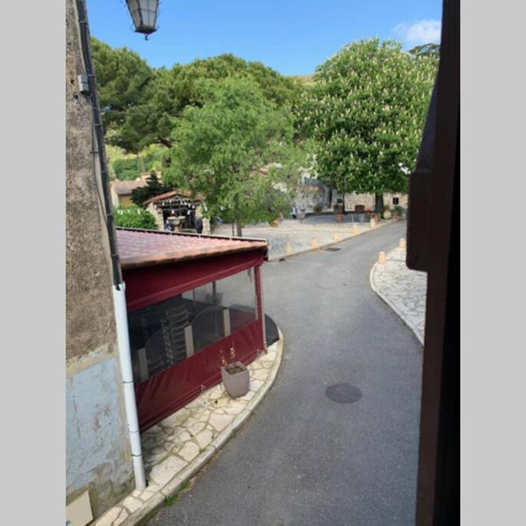 2 pièces de charme au coeur du village de CABRIS - Appartement 1 Chambre - 5