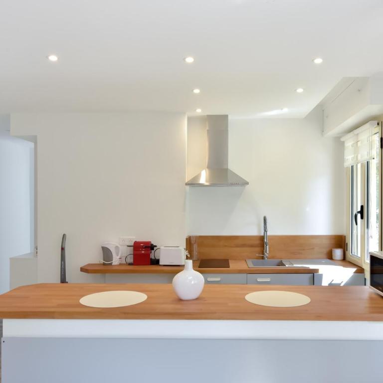 Charming 2-Room Apartment in the City Center - Apartamento - 5