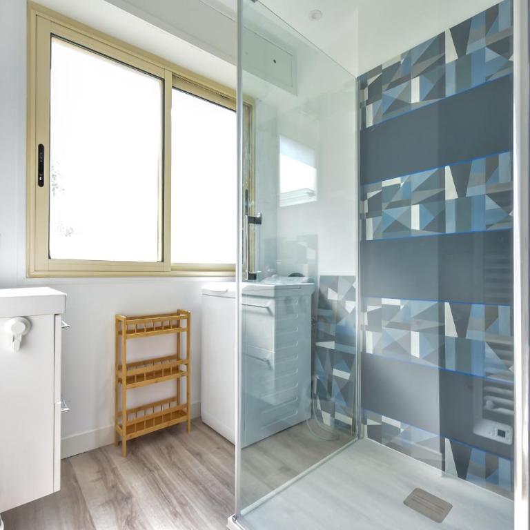 Charming 2-Room Apartment in the City Center - Apartamento - 13