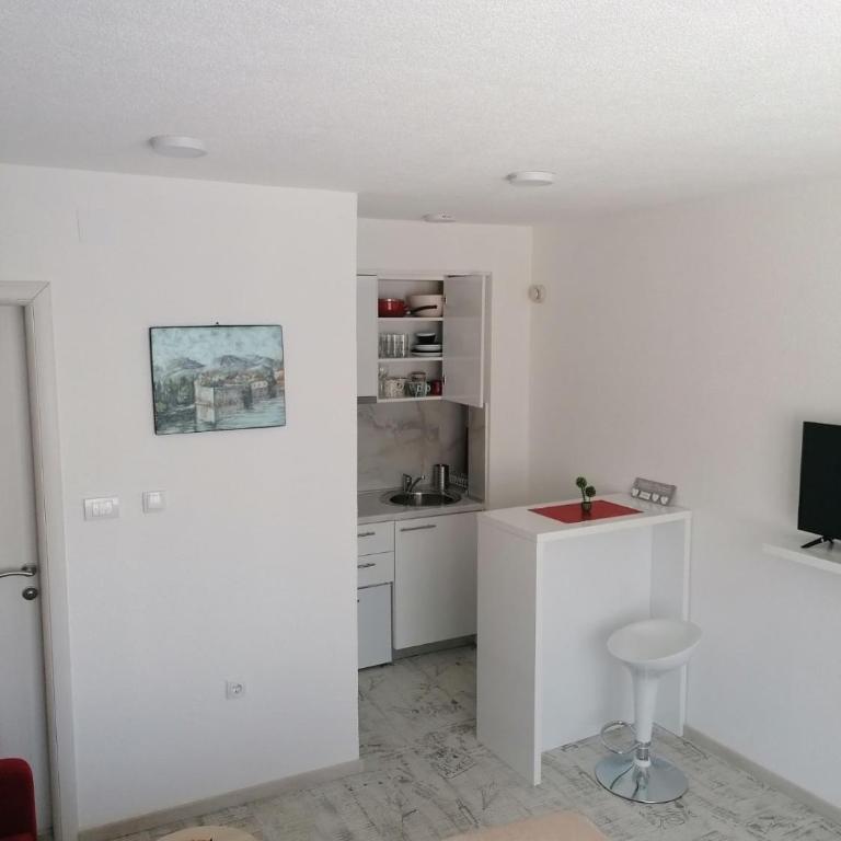 VILA MIRA - Deluks Studio sa Bračnim Krevetom (King-size) - 11