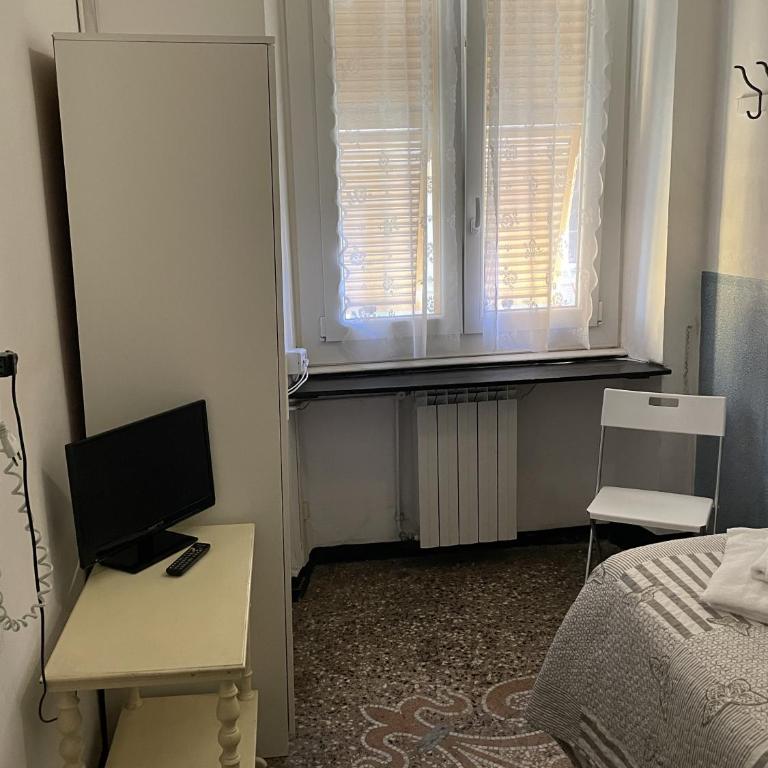 Albergo Novecento - Camera Singola con Bagno in Comune - 2