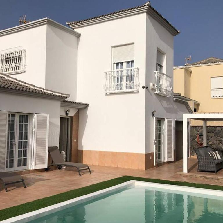 Villa Vanesa luxury private villa with a heated pool, 4 bedrooms and 4 bathrooms - Villa - 1