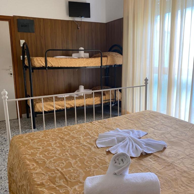 Hotel Modenese - Camera Quadrupla Standard - 6