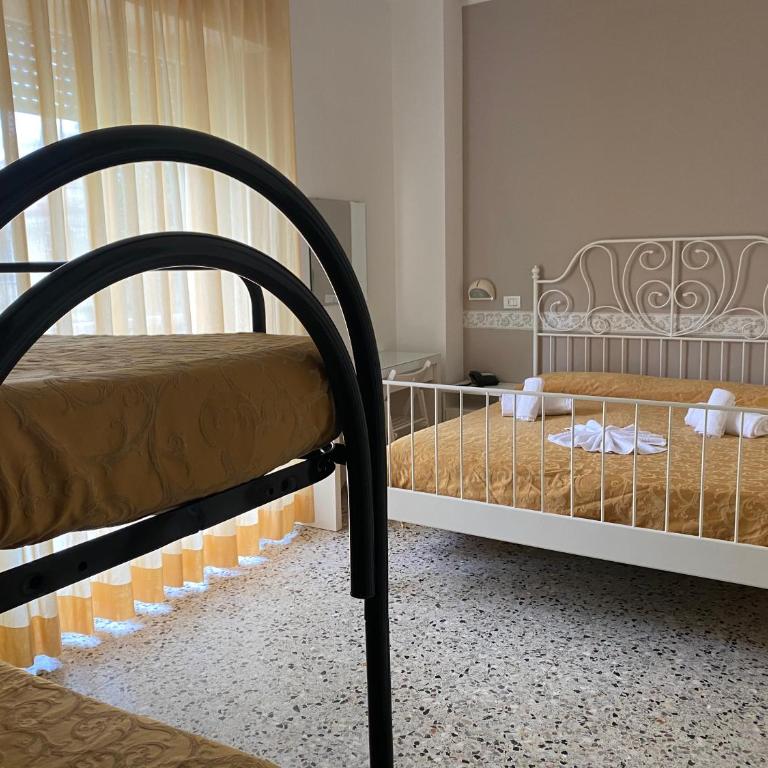 Hotel Modenese - Camera Quadrupla Standard - 3