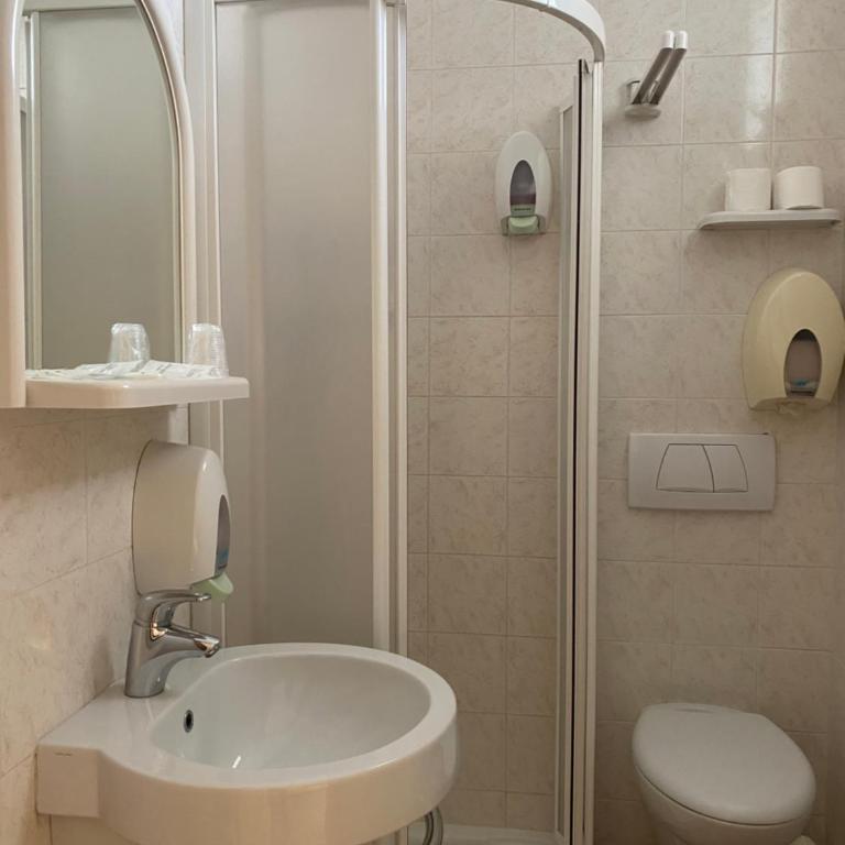 Hotel Modenese - Camera Quadrupla Standard - 1