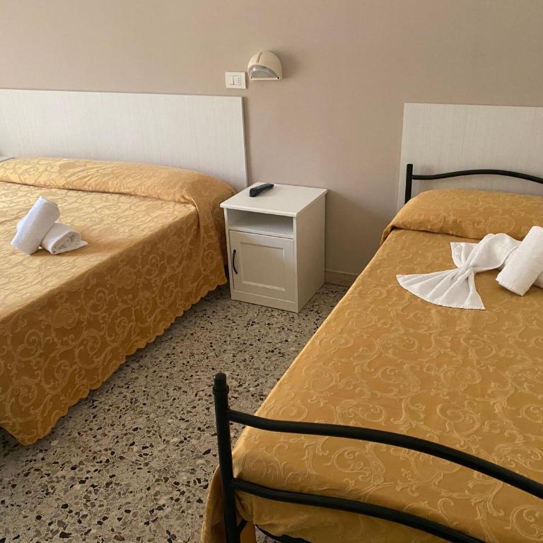 Hotel Modenese - Camera Tripla Standard - 5