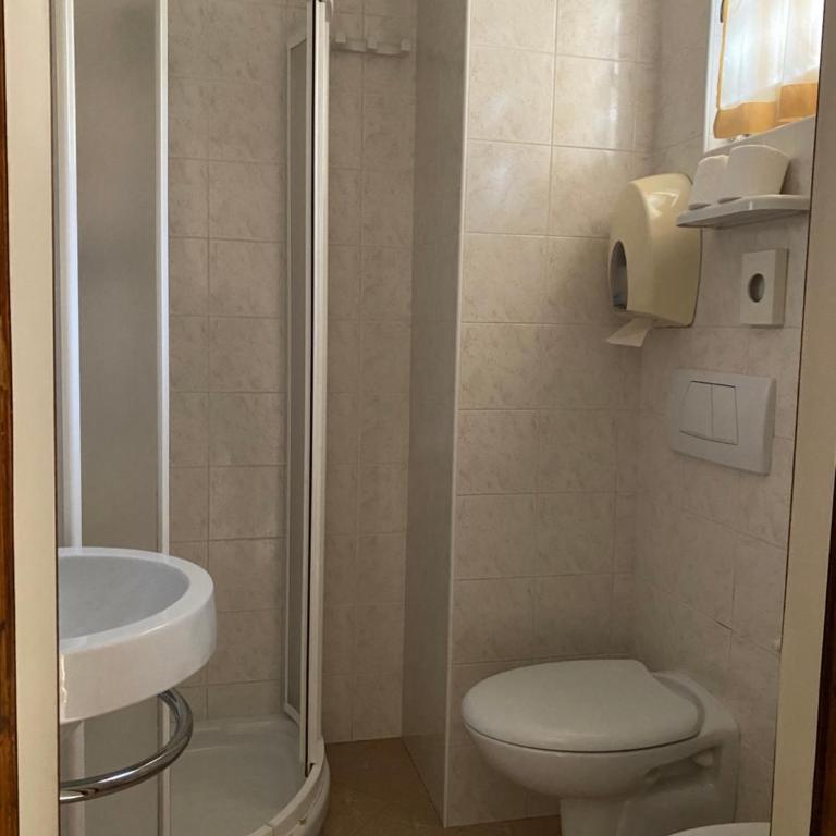 Hotel Modenese - Camera Tripla Standard - 3
