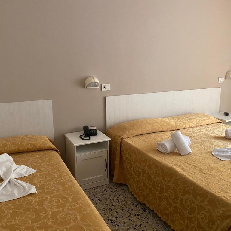 Hotel Modenese - Camera Tripla Standard - 1