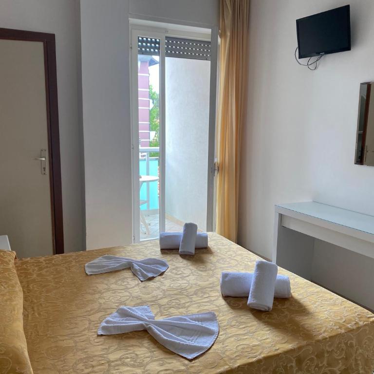 Hotel Modenese - Camera Standard Matrimoniale/Doppia con Letti Singoli con Balcone - 7