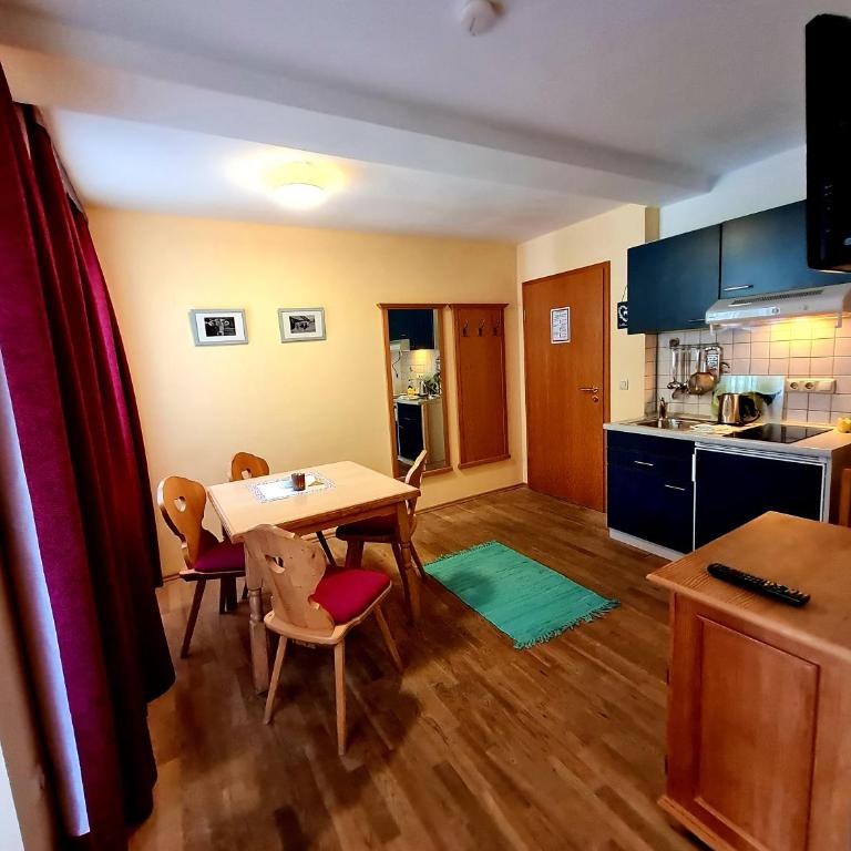 Appartementhaus „die Kuh am See“ (vormals Haus St. Leonhard) - Familien-Apartment mit Bergblick - 2