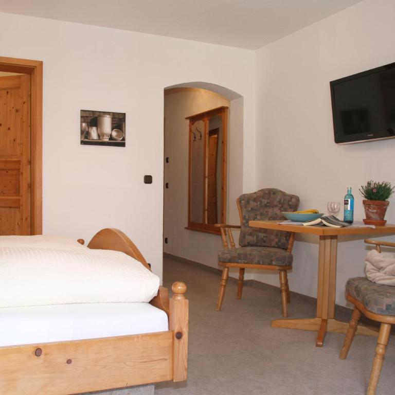 Ferienparadies Spielmannsau - Doppelzimmer - 13