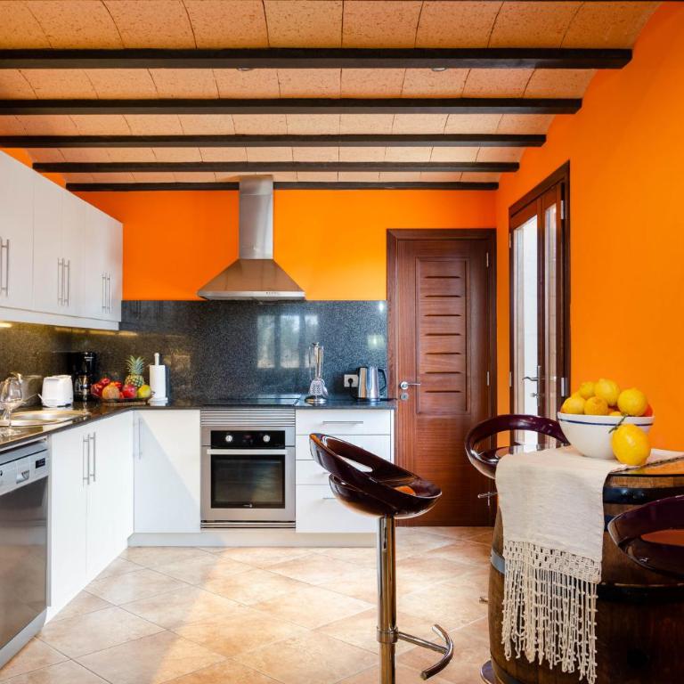 YourHouse Can Cuixa Villa - Three-Bedroom Villa - 19