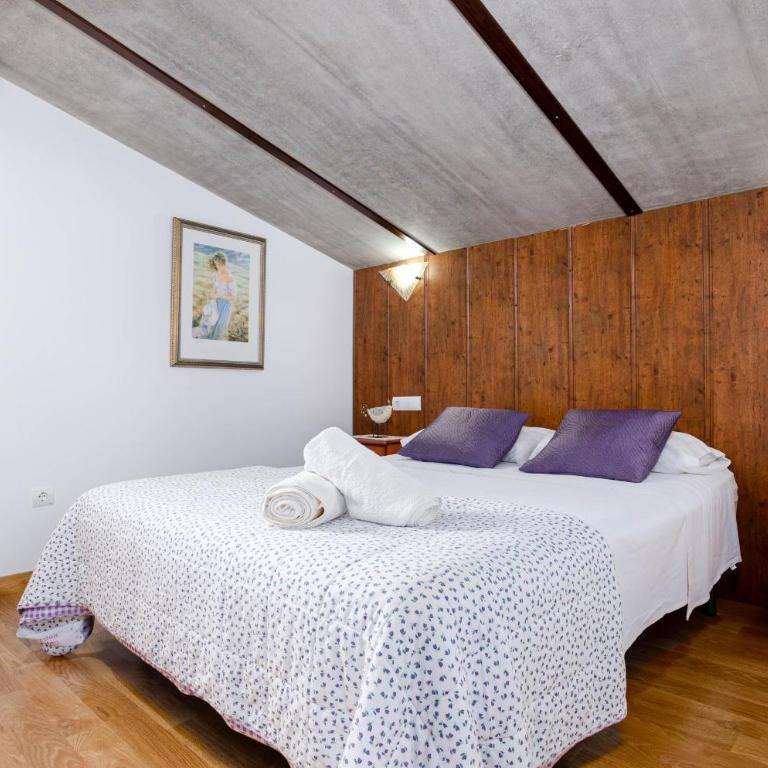 YourHouse Can Cuixa Villa - Three-Bedroom Villa - 9