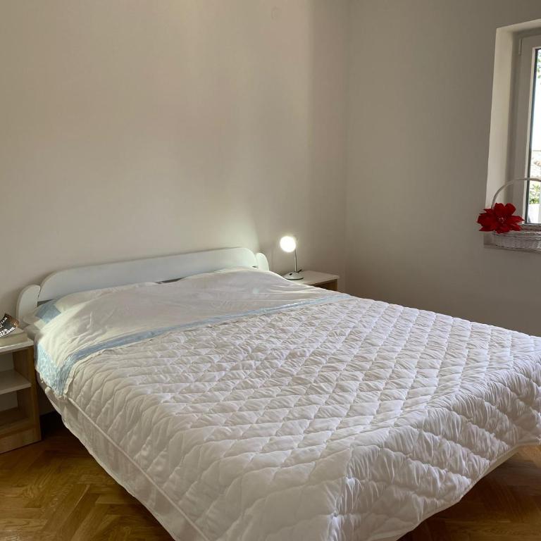 NaPjacu with own parking and garden - One-Bedroom Apartment - 13