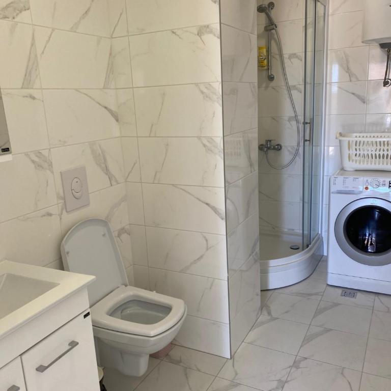 NaPjacu with own parking and garden - One-Bedroom Apartment - 4