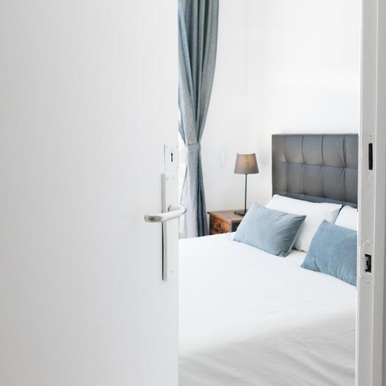 Sunny and modern apartment ideal for groups - Apartamento - 18