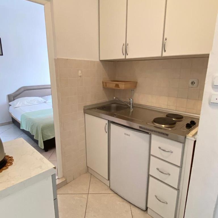 Villa Alba Apartments - Two-Bedroom Apartment - 13