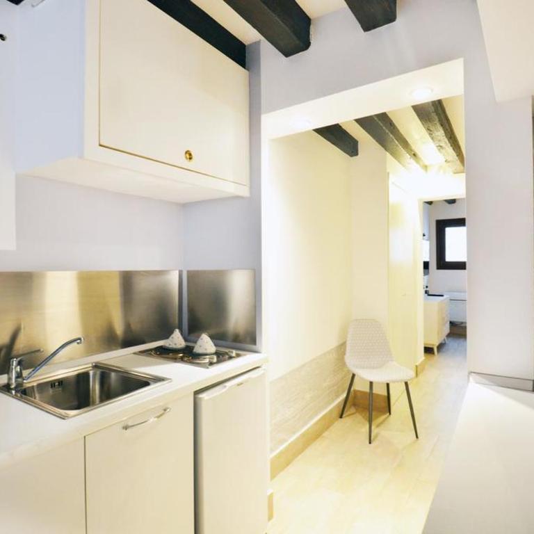 Casanova Flat - One-Bedroom Apartment - 5