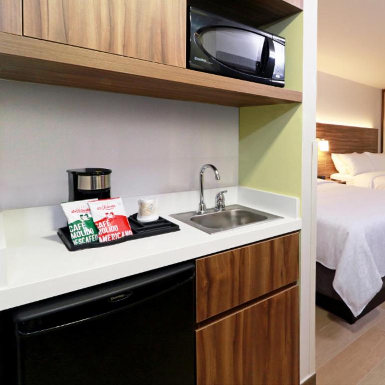 Holiday Inn Express & Suites - Playa del Carmen by IHG - Standard Room - 1