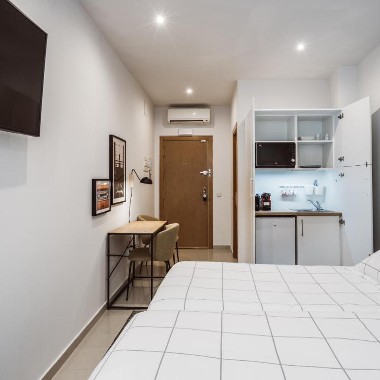 Exclusive Rooms in the Heart of the City - Standard Suite - 14