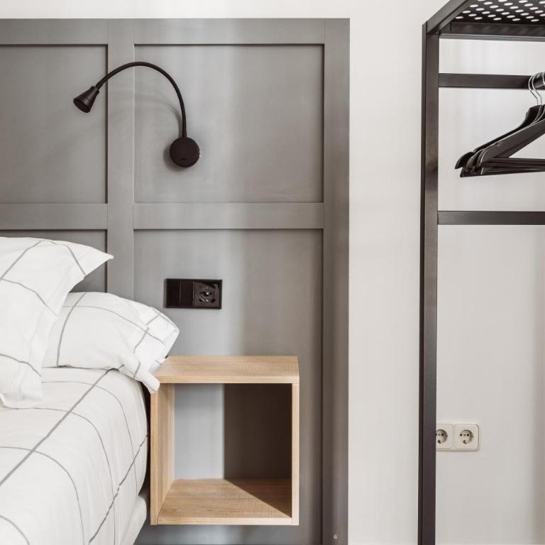Exclusive Rooms in the Heart of the City - Standard Suite - 4